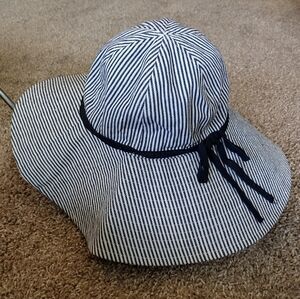 Banana Republic Striped Blue White Floppy Sun Hat